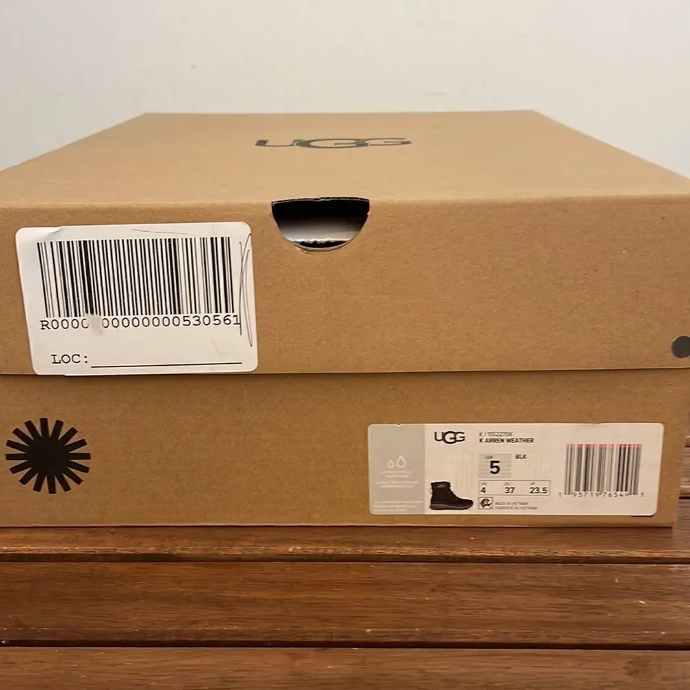 UGG Arren Weather Kid’s Boots Black Kid Size 5Y